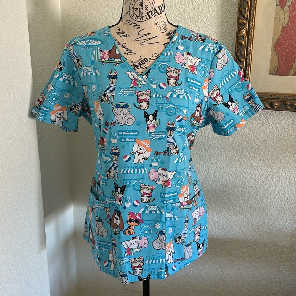 NWOT Cherokee Summertime Dogs & Cats Scrub Top